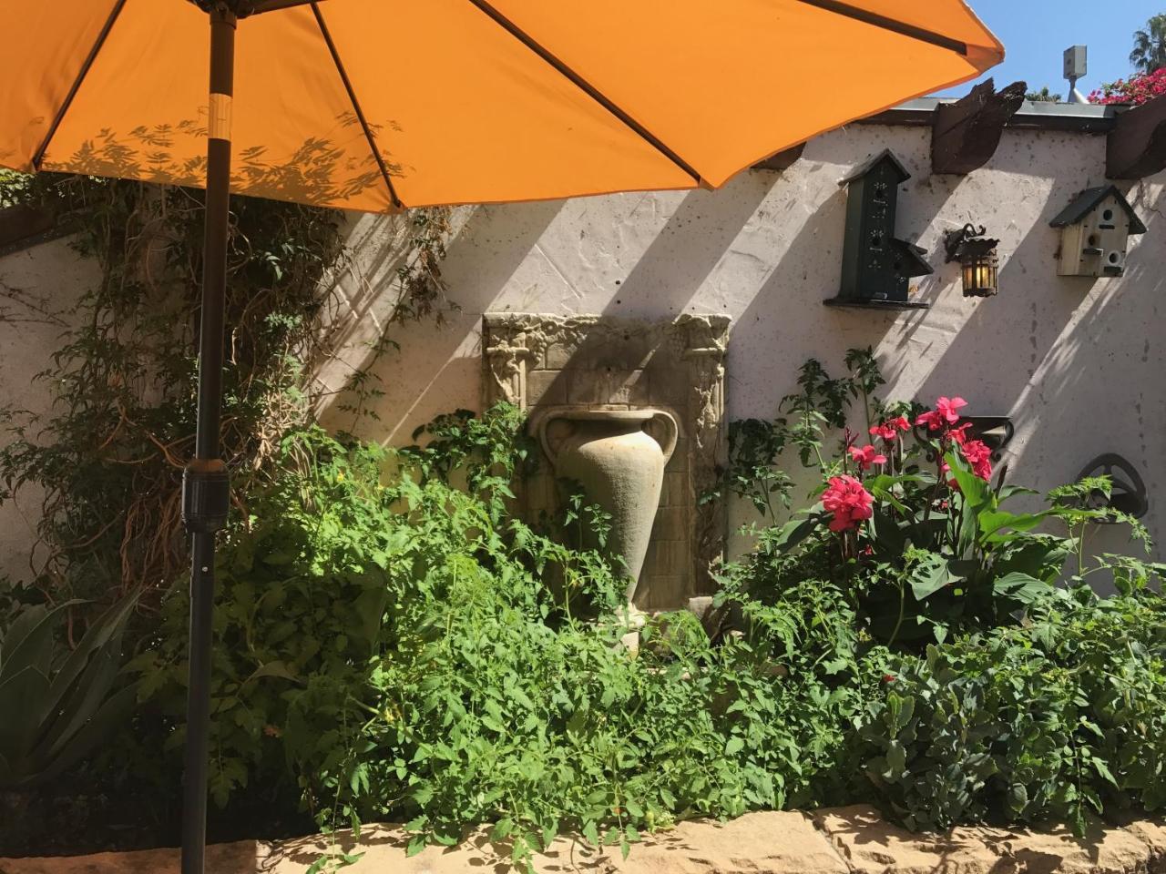 Villa Rosa Inn Santa Barbara Exterior photo